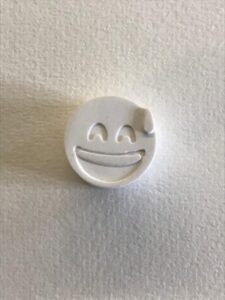 Duftstein Emoji Lächelndes Gesicht mit offenem mund und kaltem Schweiss